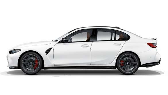 Дизайн боковой части BMW M3 Competition Седан в цвете Frozen Brilliant White металлик G80 2020 Дизайн BMW M3 Competition Седан G80 2020 в цвете Frozen Brilliant White металлик, вид сбоку