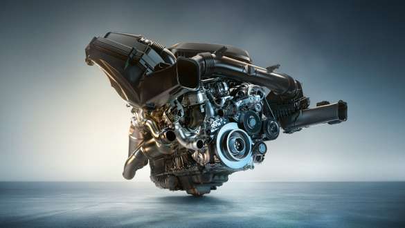 Рядной 6-цилиндровый бензиновый двигатель M TwinPower Turbo BMW M3 Седан G80 2020 Рядный 6-цилиндровый бензиновый двигатель BMW M3 Седан G80 2020 M TwinPower Turbo крупным планом