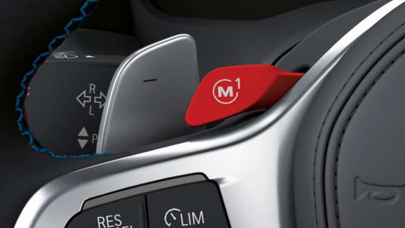 M Drive Автомобили BMW M3 Седан G80 BMW M3 Седан G80 M Drive, кнопки M Drive на кожаном руле M крупным планом