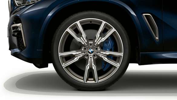 Легкосплавные диски M BMW X5 M50i и M50d G05 22" M легкосплавные диски 747 M BMW X5 M50i и M50d, "Черный Карбон металлик" G05 2018 SUV