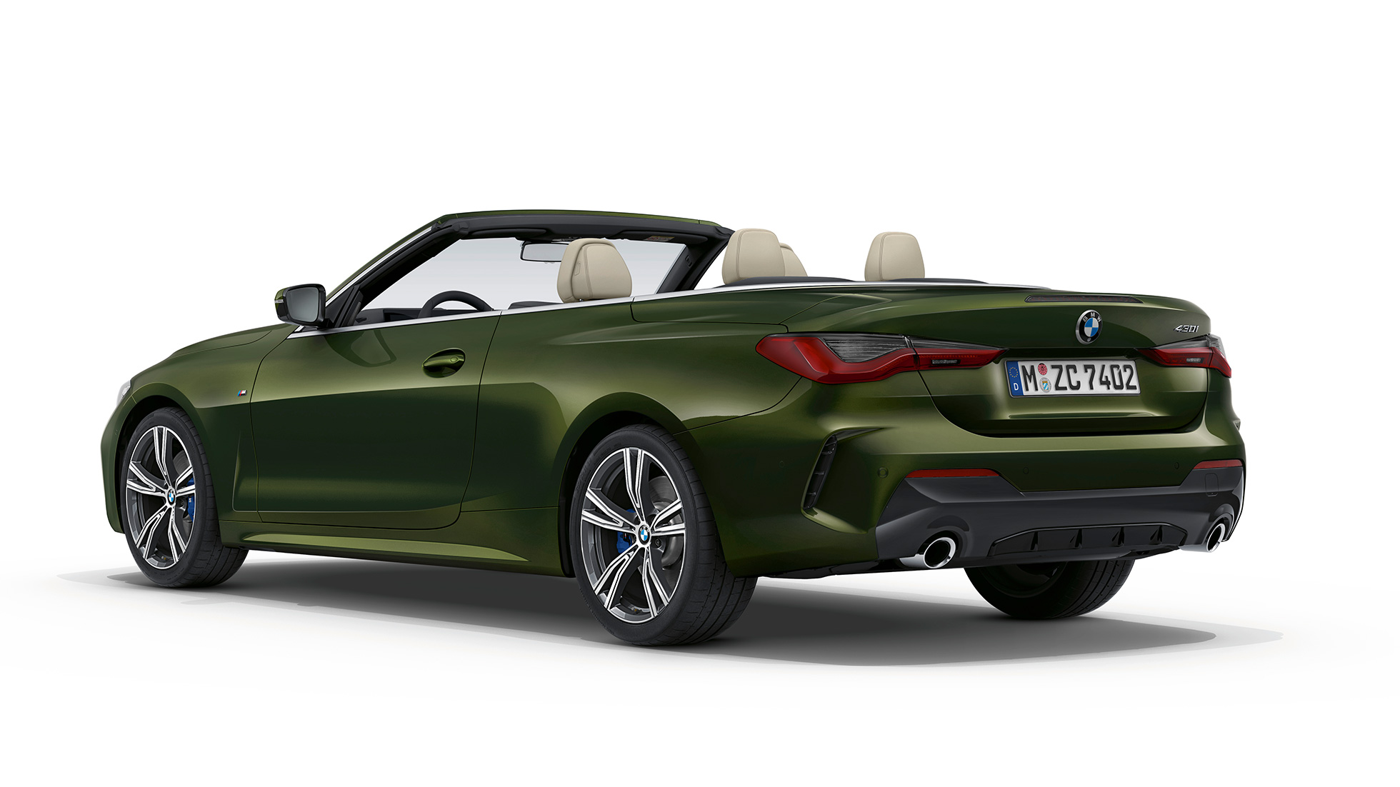 Rear BMW 4 Series Convertible Model M Sport G23 2020 BMW 4 Series Convertible G23 2020 Model M Sport Sanremo Green metallic three-quarter rear view