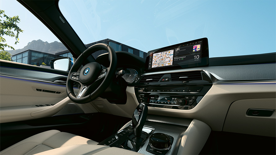 Салон седана BMW 5 серии G30 Седан BMW 5 серии G30 Facelift 2020 салон