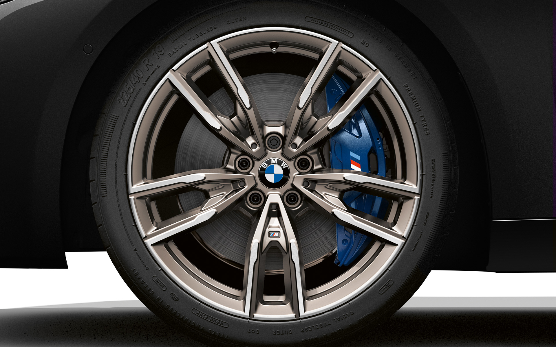 Тормозная система M Sport с суппортами синего цвета, BMW M240i G42