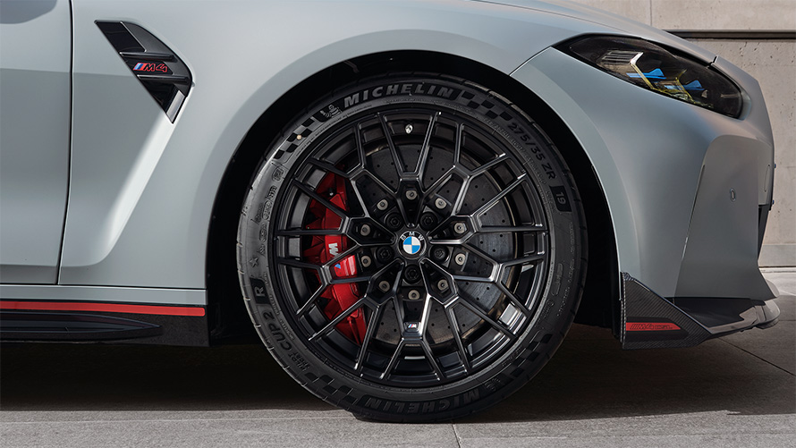 Эксклюзивные для CSL шины Ultra Track с лёгкими дисками BMW M4 CSL G82 BMW M4 CSL G82 в цвете BMW Individual Frozen Brooklyn Grey металлик, Эксклюзивные для CSL шины Ultra Track с лёгкими дисками