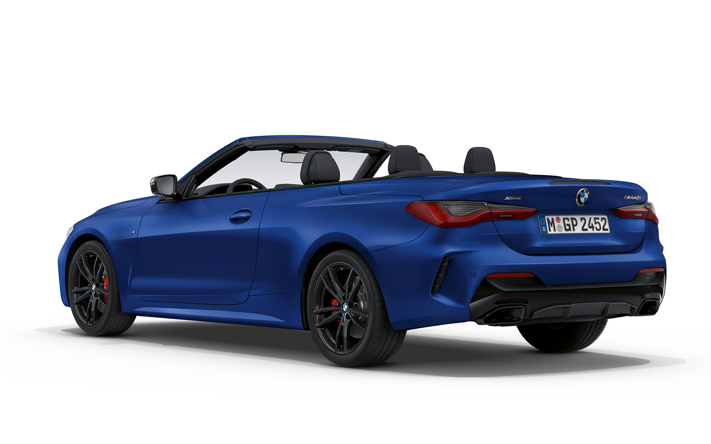 BMW M440i xDrive Cabrio G23 2020 "Морозный Синий Портимау металлик" BMW Individual, вид сзади в три четверти 