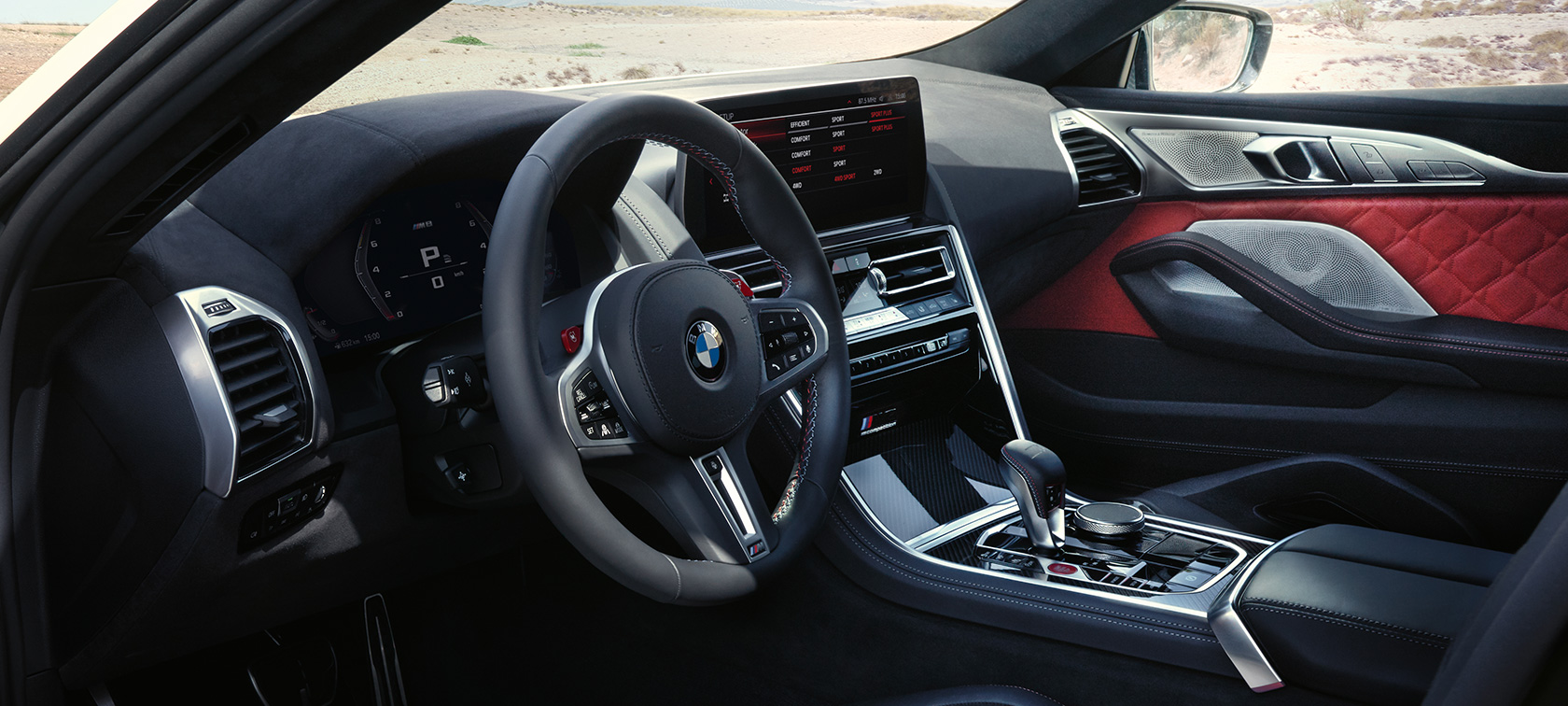 BMW M8 Competition Gran Coupe F93 LCI Facelift 2022, кокпит, центральный дисплей BMW M8 Competition Gran Coupe F93 LCI Facelift 2022, кокпит, центральный дисплей