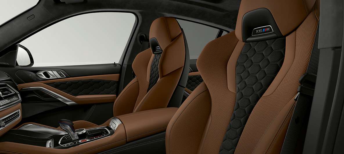Многофункциональные сиденья М, BMW X6 M F96 Многофункциональные сиденья М с логотипом "Х6 M", BMW X6 M F96 2020 SUV, салон