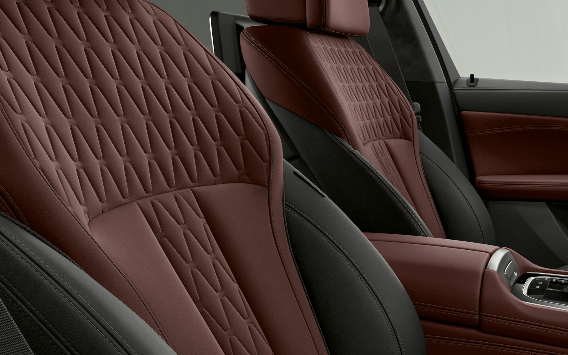 Оббивка BMW Individual на BMW X6 Individual G06 2019 Оббивка BMW Individual на BMW X6 Individual G06 2019 вблизи