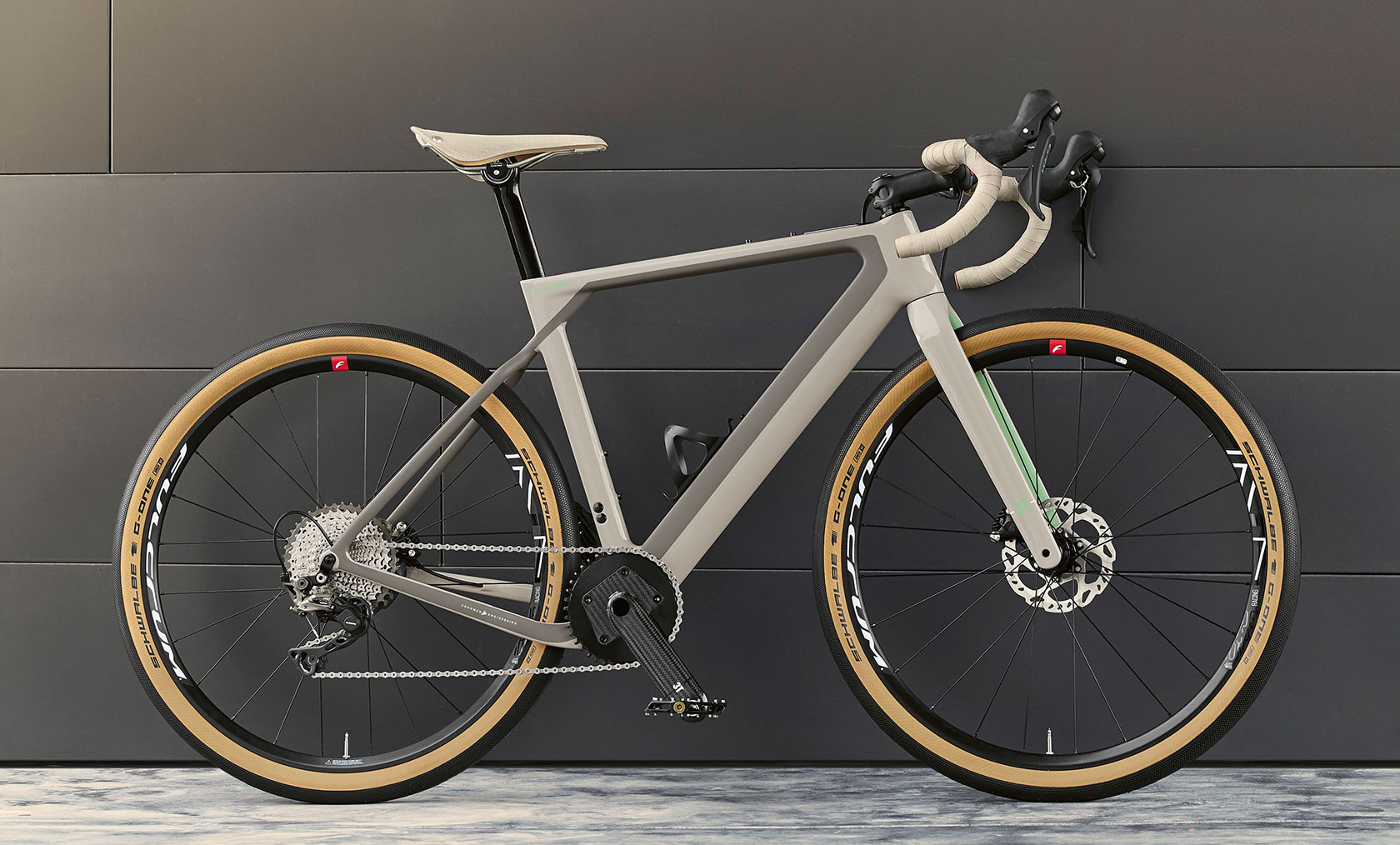 Велосипед 3Т для BMW. На фотографии показана передняя часть 3T для BMW Gravelbike.