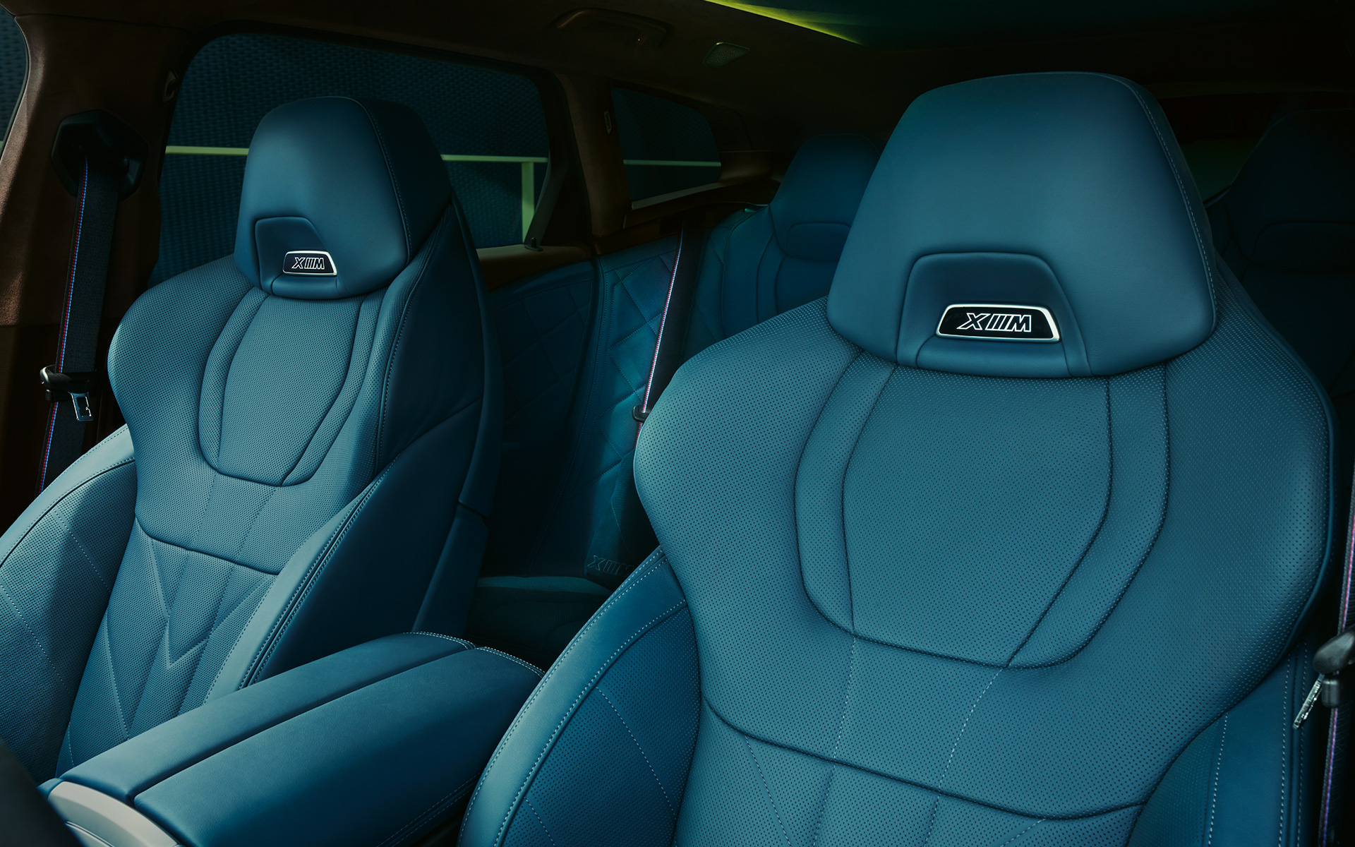BMW XM G09 BMW Individual кожа Merino с эксклюзивными элементами | "Глубокая Лагуна" BMW XM BMW Individual кожа Merino с эксклюзивными элементами | "Глубокая Лагуна"