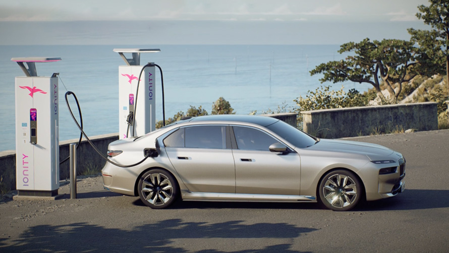 Видеоролик "Электромобили BMW: зарядка BMW G70 в домашних условиях" Видеоролик "Электромобили BMW: зарядка BMW G70 в домашних условиях"