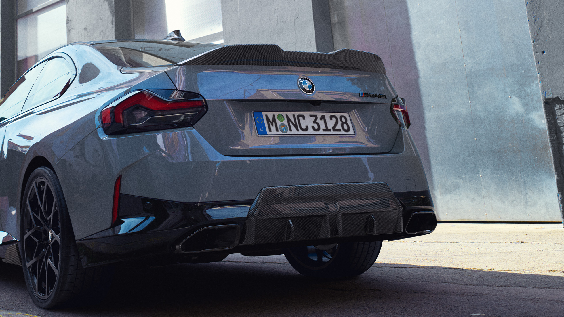 BMW 2 Серии Coupe G42, вид сзади, крупным планом Аксессуары BMW M Performance BMW 2 Серии Coupe G42, вид сзади, крупным планом